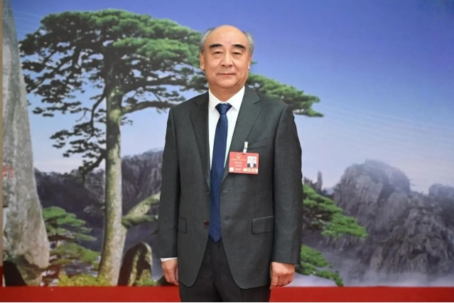 全国人大代表古井贡酒梁金辉：积极推动中国白酒走出去 