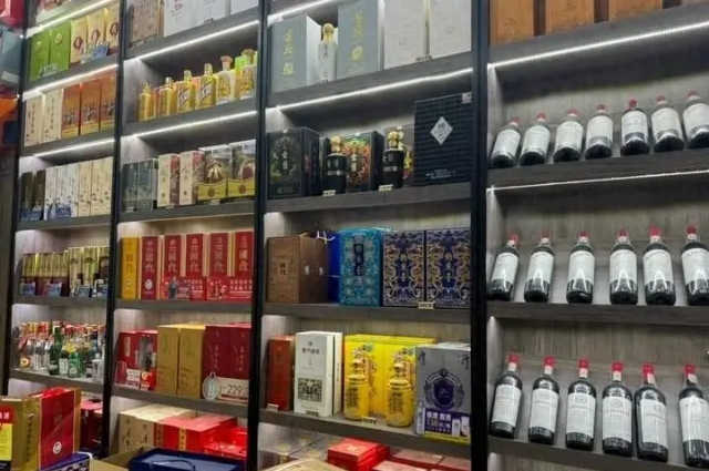 中秋白酒量价均未“如期”上涨，济南有店营收下跌一半 